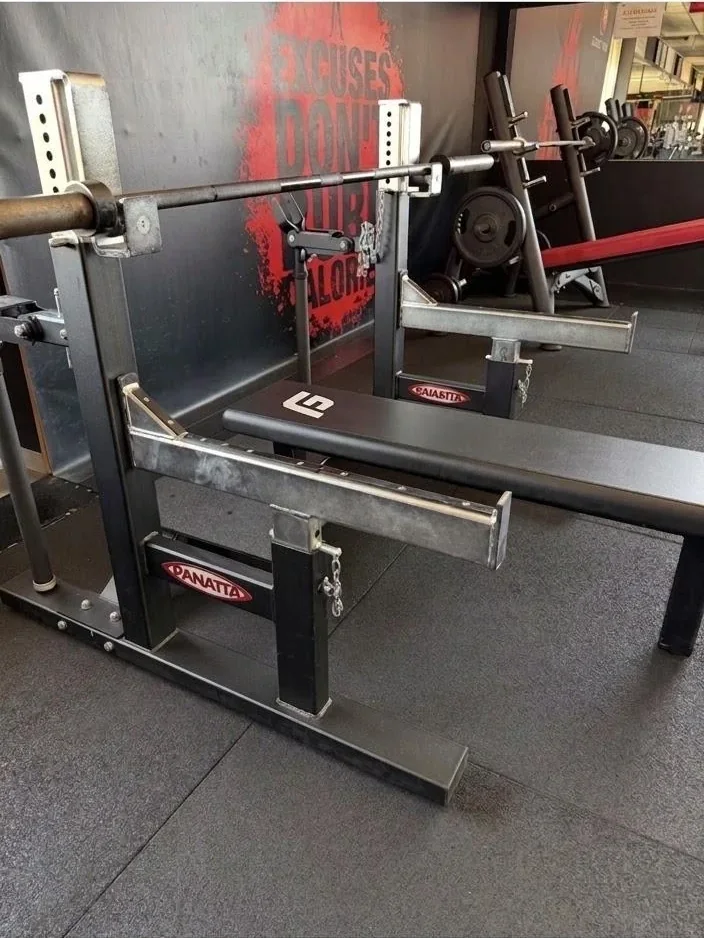 Panca piana Panatta nella sala attrezzi di Joy Fitness